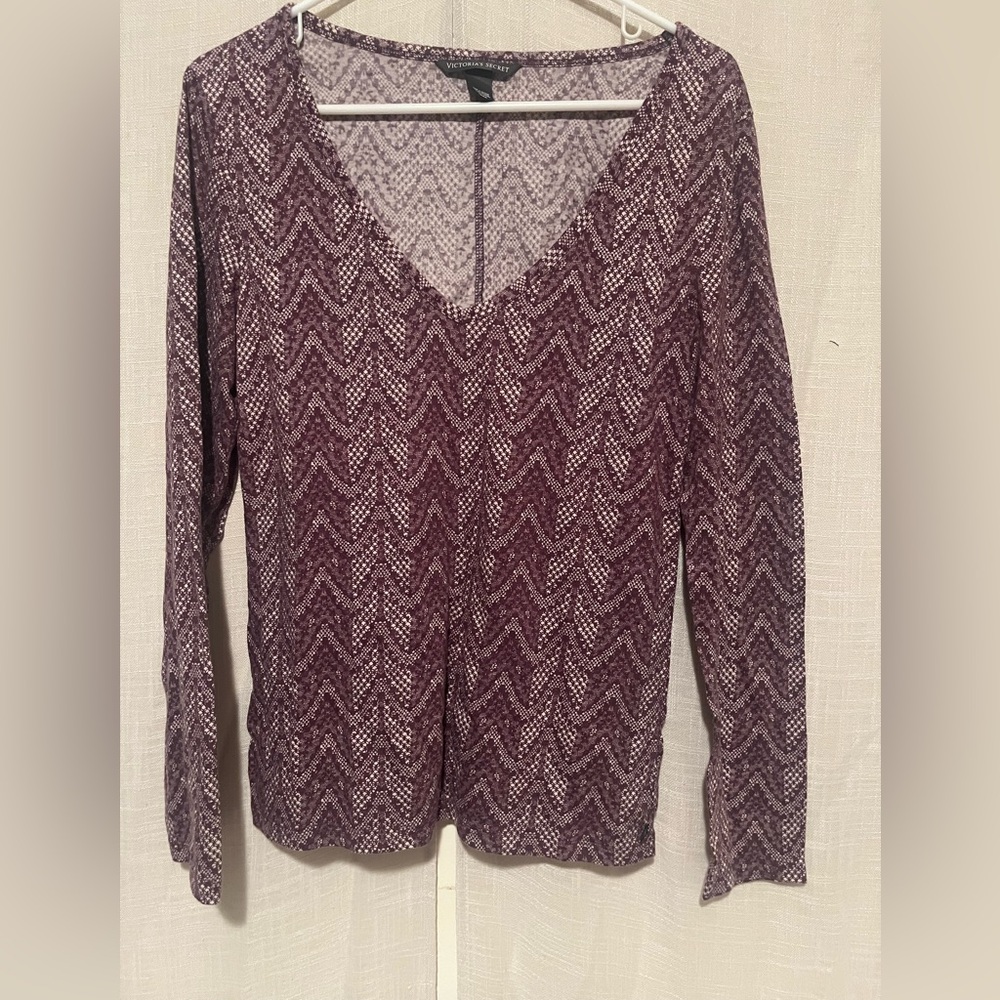 💜Victoria’s Secret Plum Textured Chevron Knit Long Sleeve Top Medium